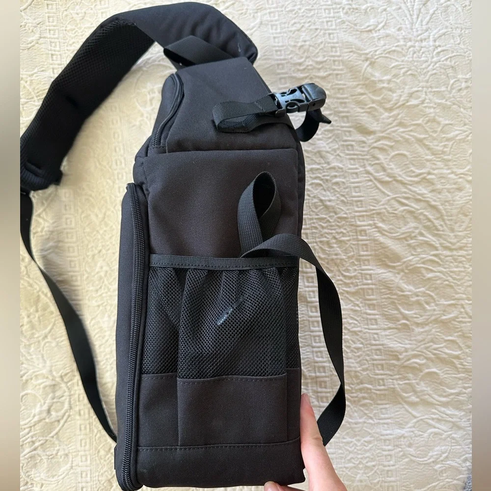 NWOT Caden Camera Crossbody Bag, black